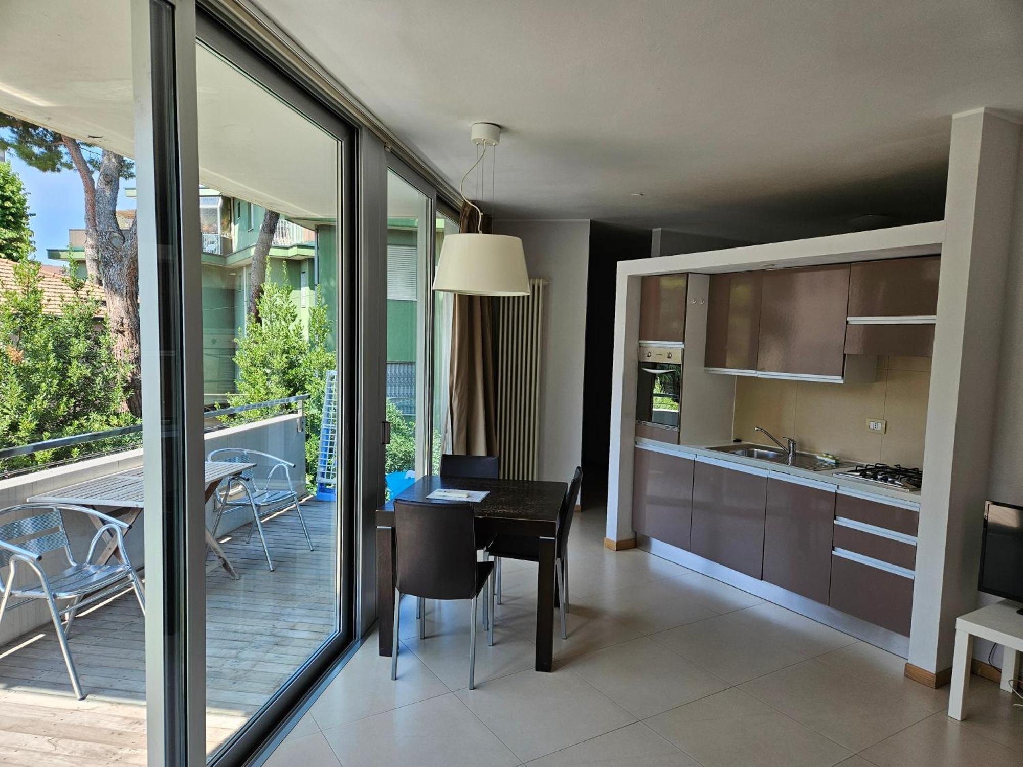 Residence Delfina Rimini Bagian luar foto