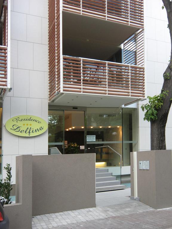 Residence Delfina Rimini Bagian luar foto