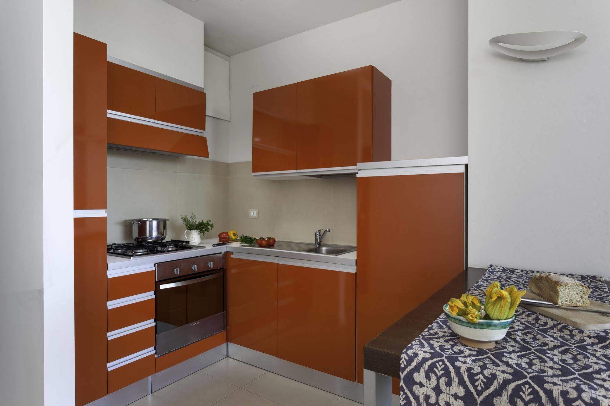Residence Delfina Rimini Bagian luar foto