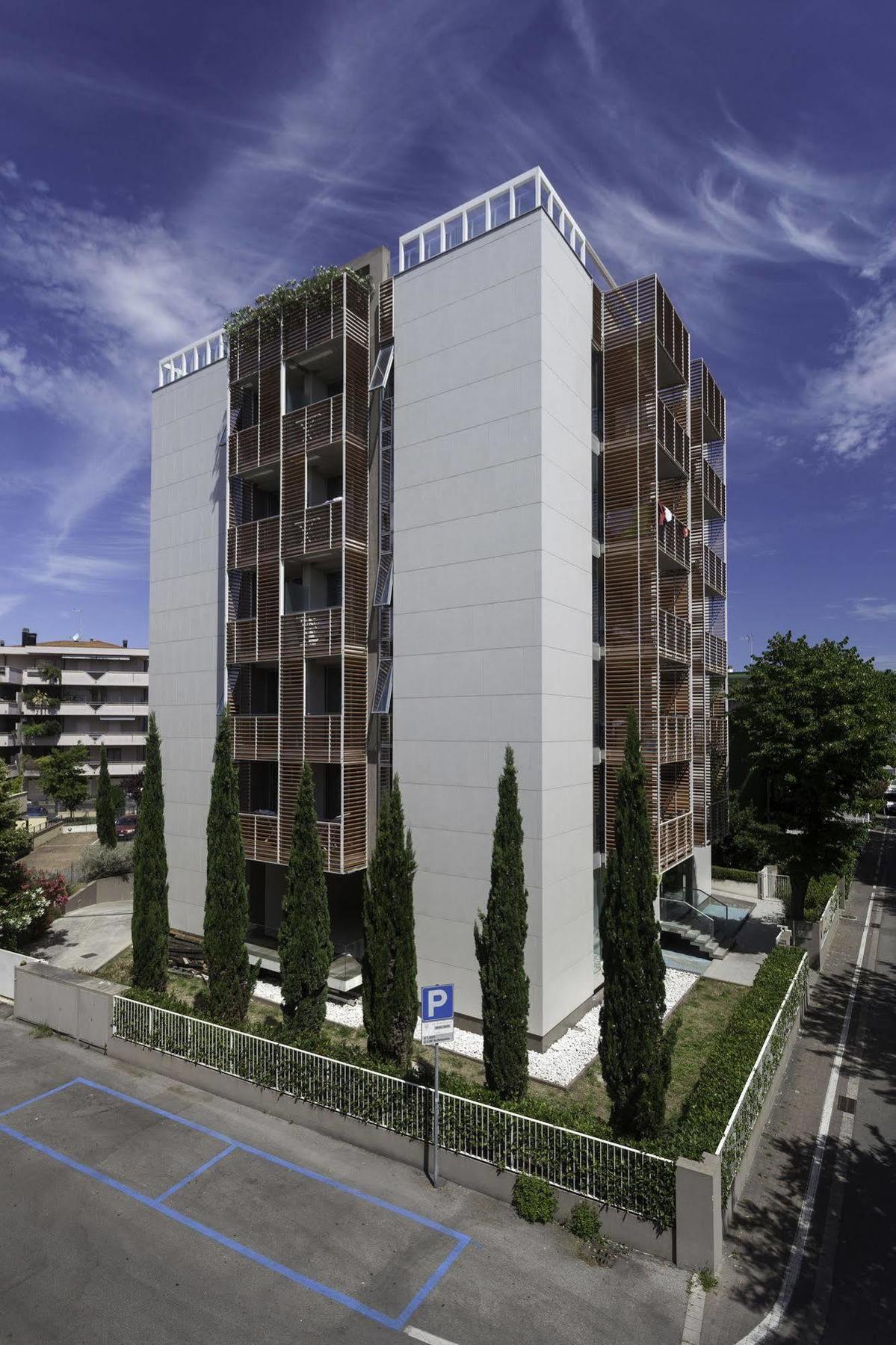 Residence Delfina Rimini Bagian luar foto